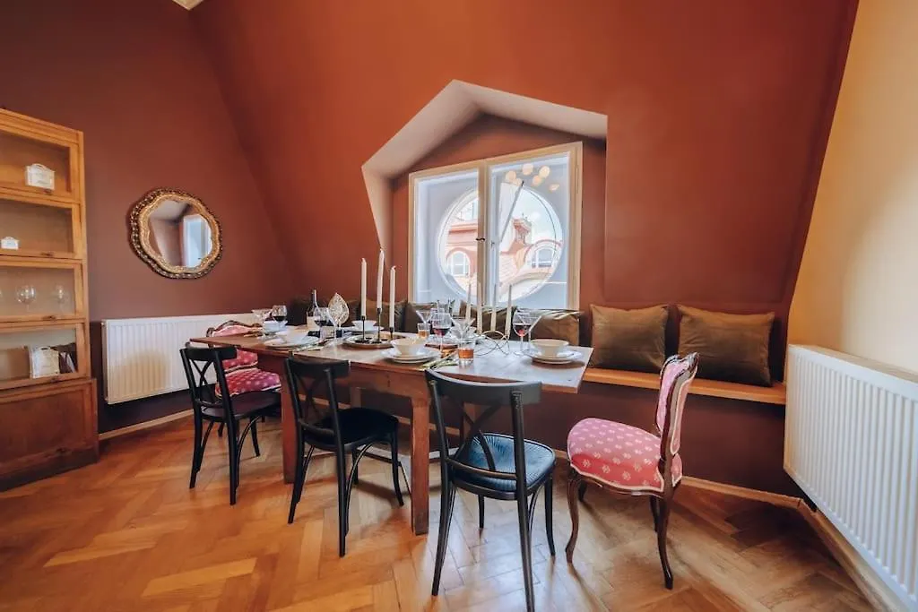 شقة Magnificent Historical Penthouse In The Heart Of براغ جمهورية التشيك