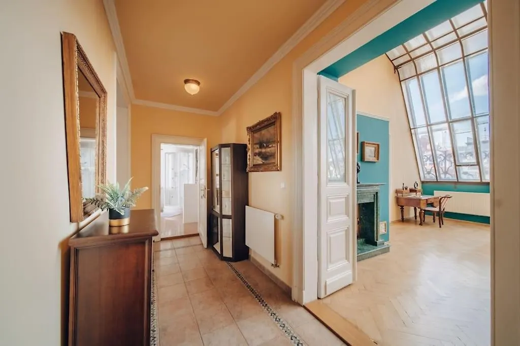 Appartamento Magnificent Historical Penthouse In The Heart Of Praga